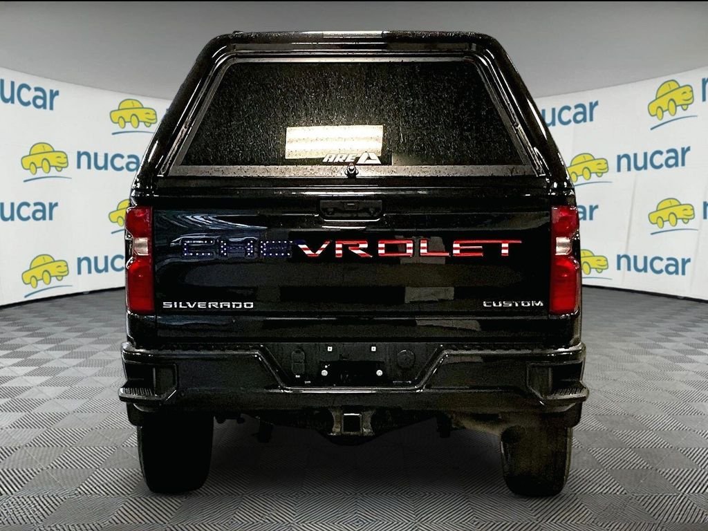Used 2022 Black Chevrolet Custom image 5
