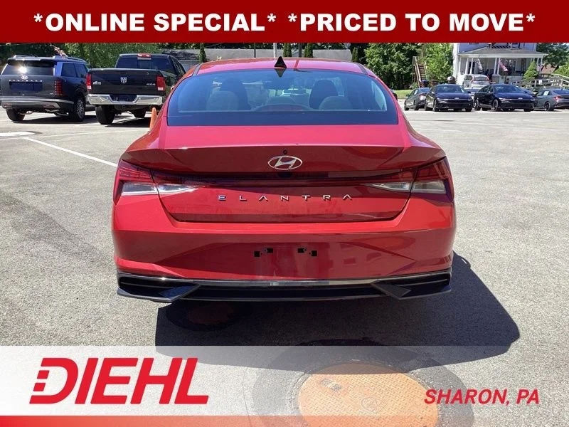 Used 2022 Red Hyundai SEL image 6