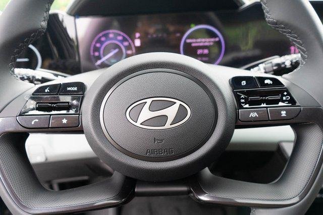 2025 Hyundai Elantra Limited - Photo 18