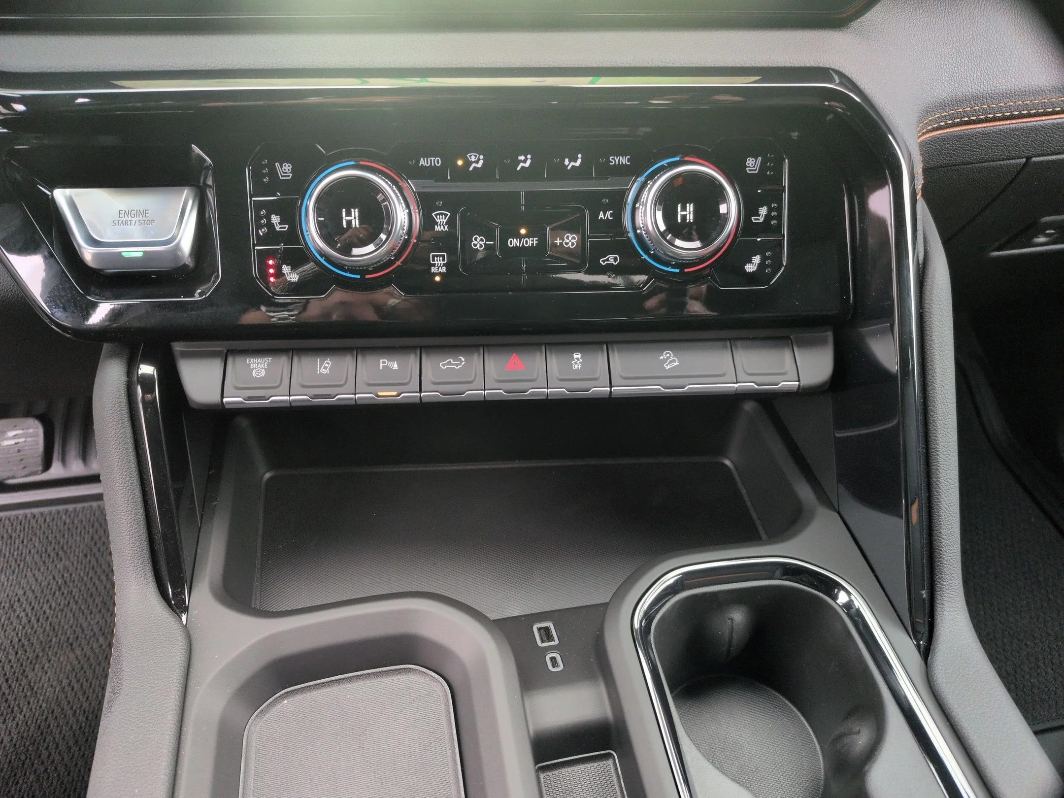 2026 GMC Sierra 2500HD AT4 - Photo 13