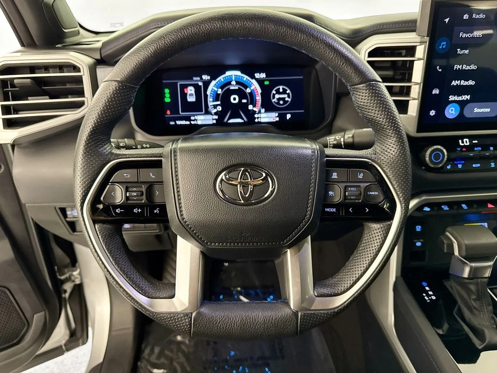 Used 2022 Silver Toyota Platinum image 11