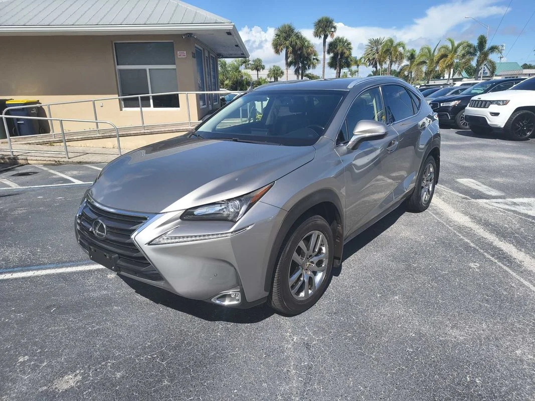 Used 2015  Lexus  image 1
