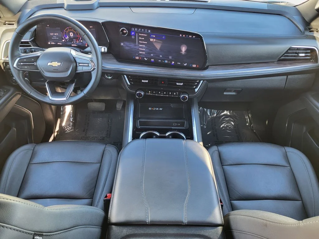 Used 2025 Lakeshore Blue Metallic Chevrolet LT image 18