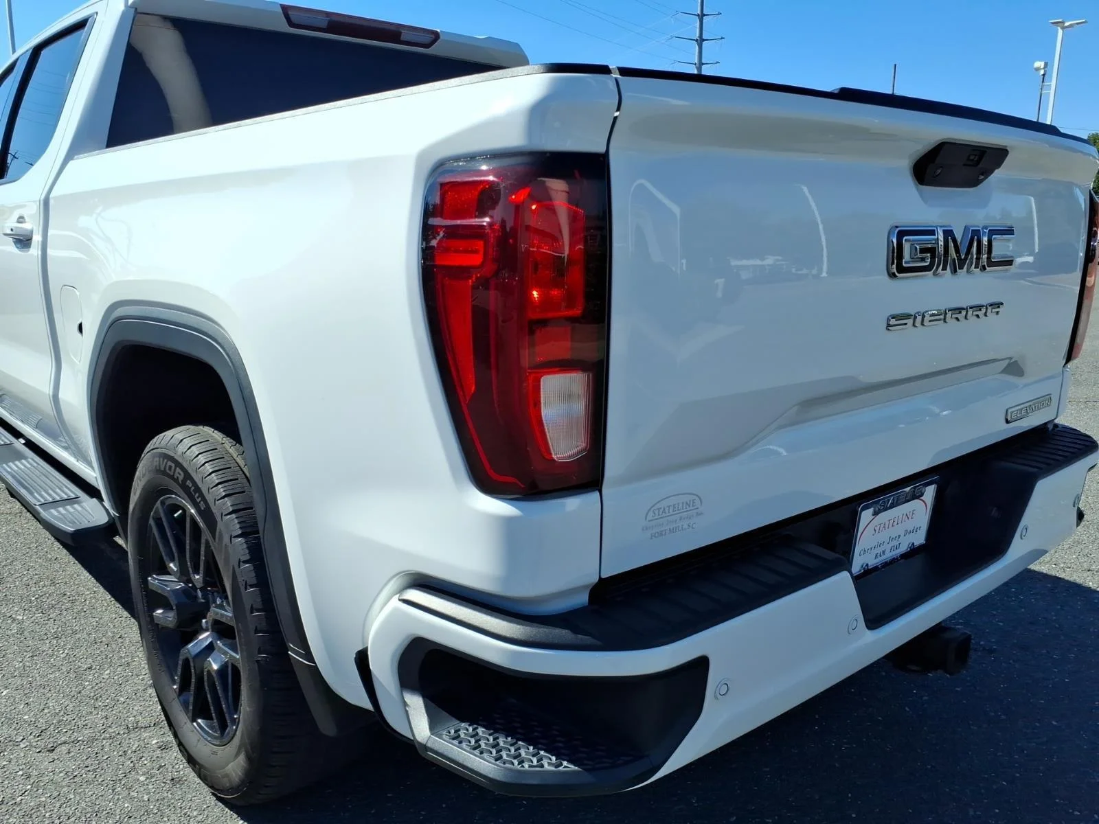 Used 2021 Summit White GMC Elevation image 18