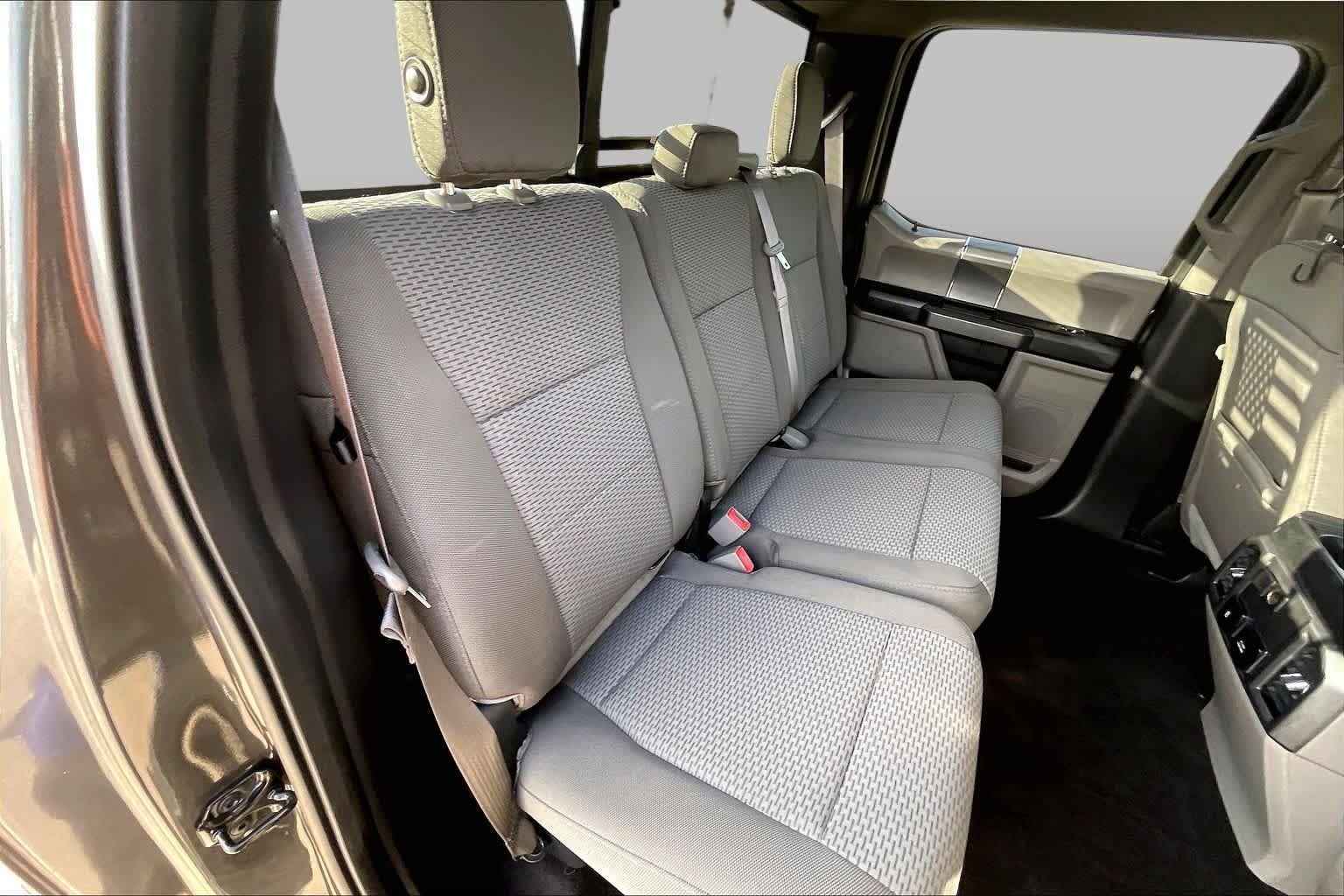 Used 2018 Magnetic Metallic Ford XLT image 19