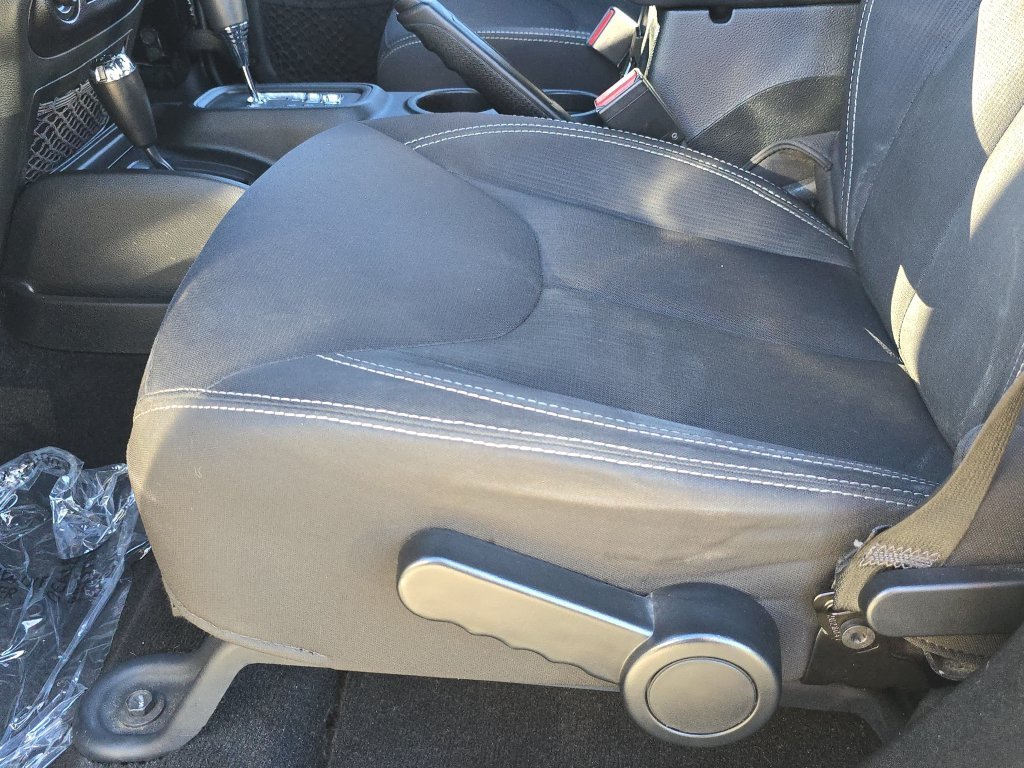 Used 2015 Black Jeep Unlimited Sahara image 20