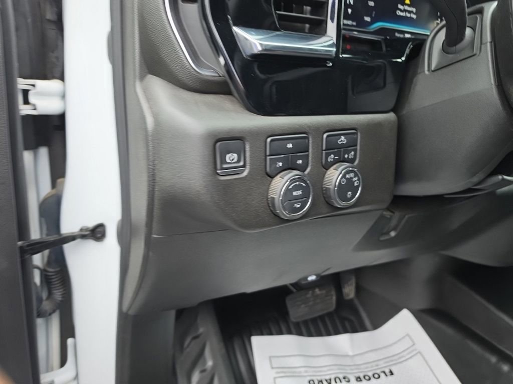 Used 2024 Summit White Chevrolet LT image 16