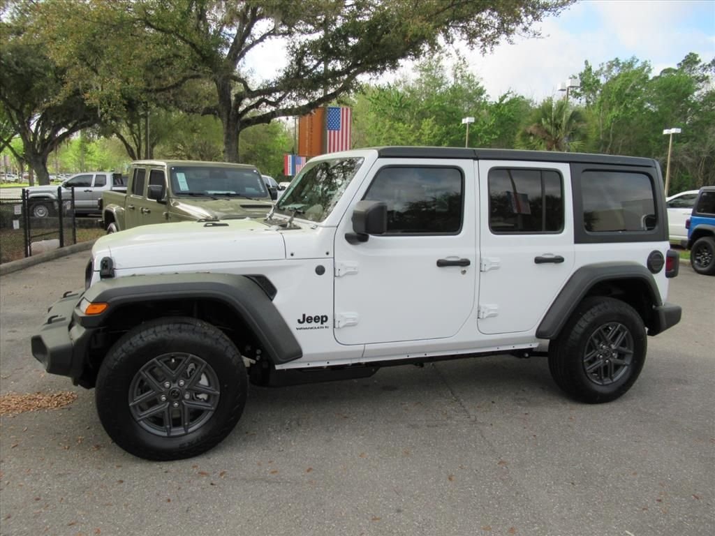 New 2026 Bright White Clear-Coat Exterior Paint Jeep Sport S image 4