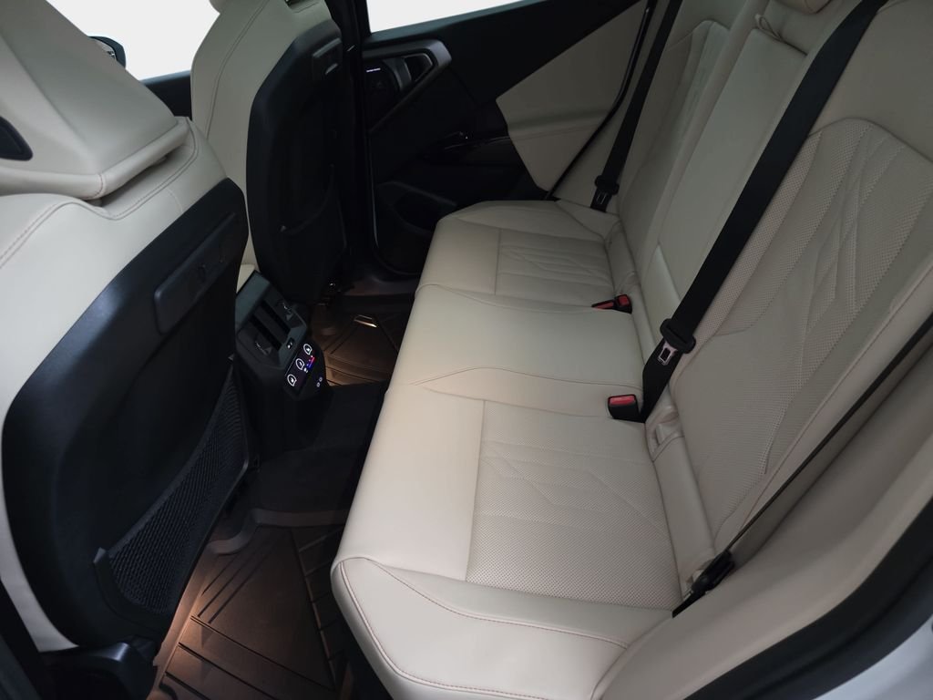 New 2026 Mineral White Metallic BMW 30 xDrive image 14