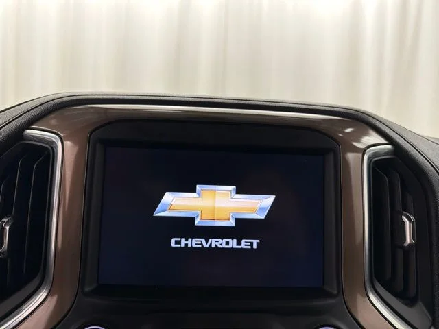 Used 2022 Black Chevrolet High Country image 16