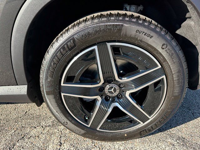 New 2027 Graphite Grey Metallic Mercedes-Benz GLC 300 image 10