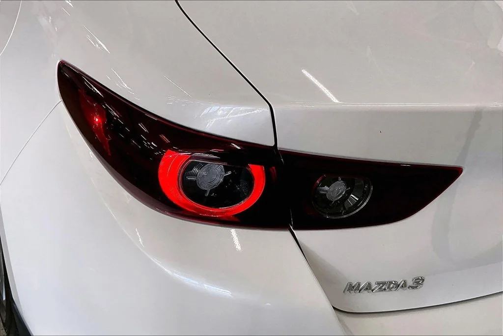 Certified Used 2026 White Mazda 2.5 S image 29
