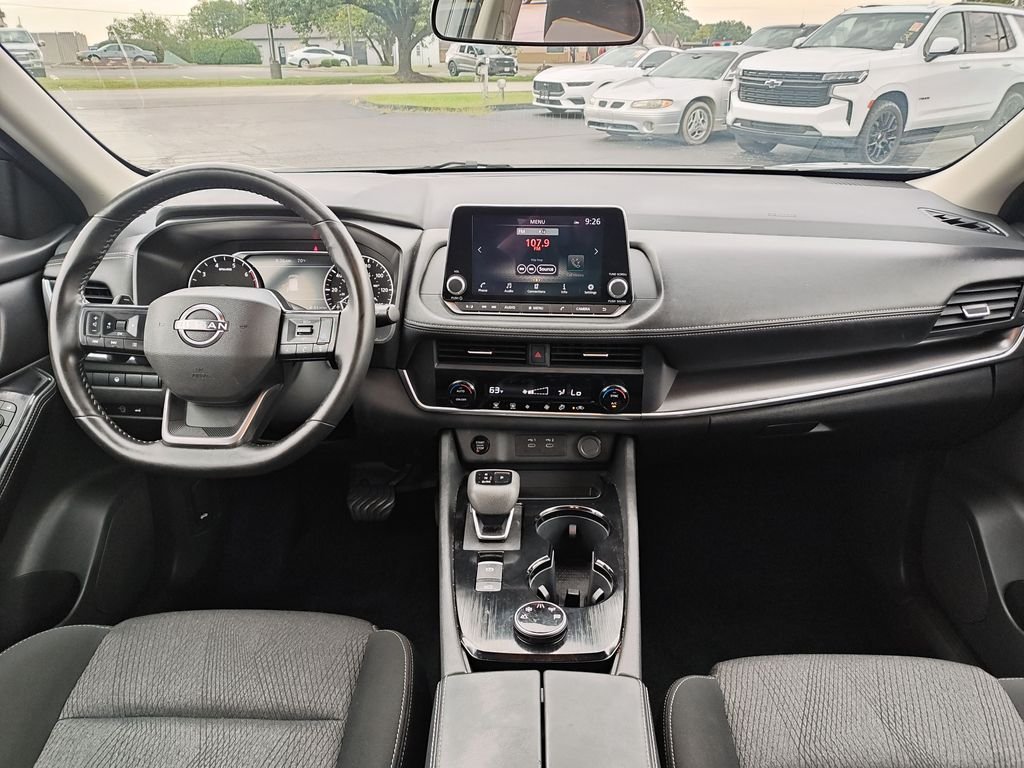Used 2025 Gray Nissan SV image 15