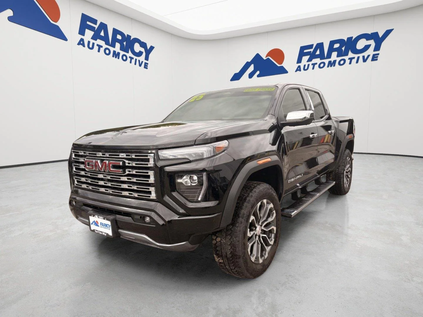 Used 2025 Onyx Black GMC Denali image 1