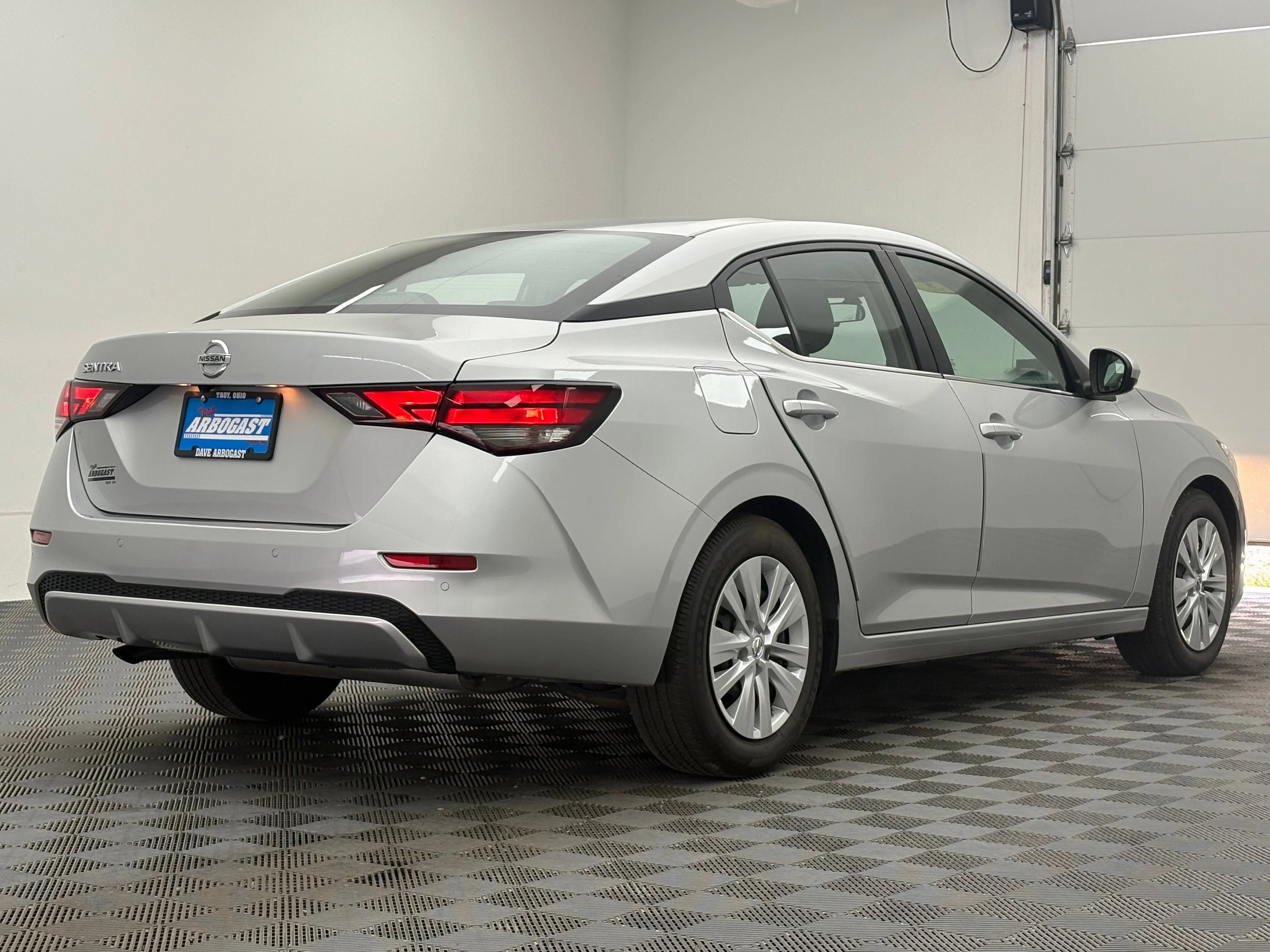 Used 2023 Silver Nissan S image 6