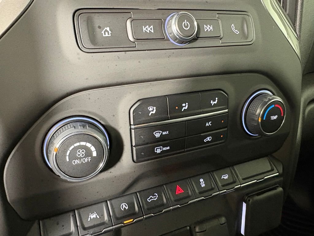 Used 2024 White Chevrolet Custom image 37