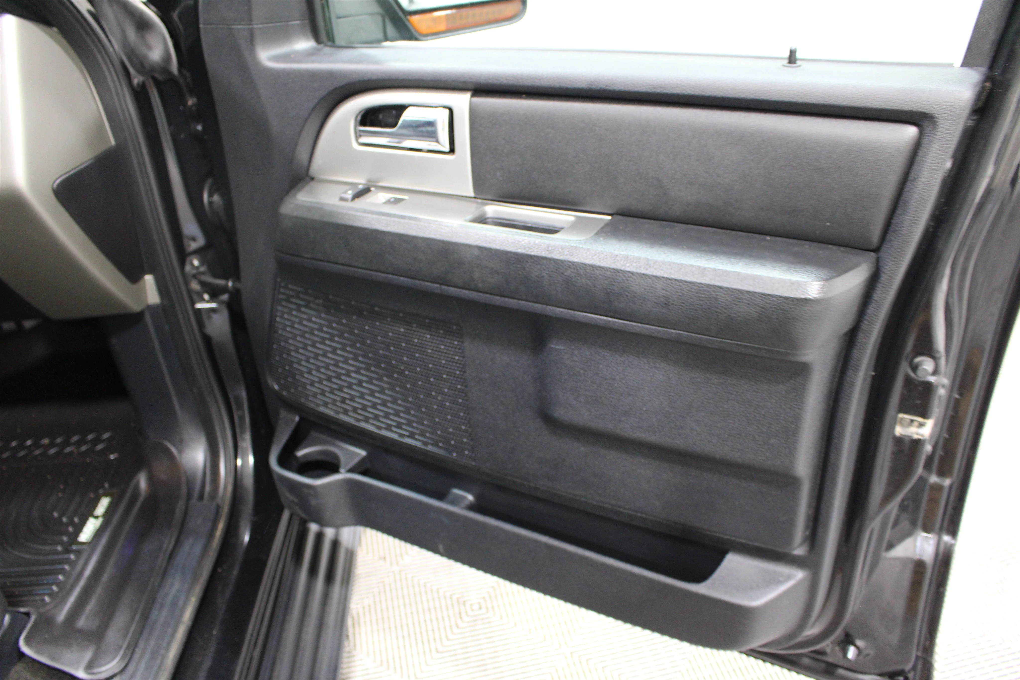 2015 Ford Expedition XLT - Photo 28