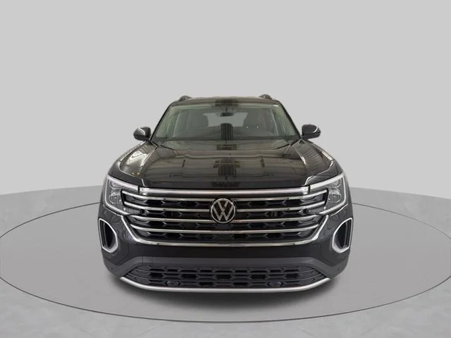 Used 2026 Deep Black Pearl Volkswagen 2.0T SE w/Technology image 2