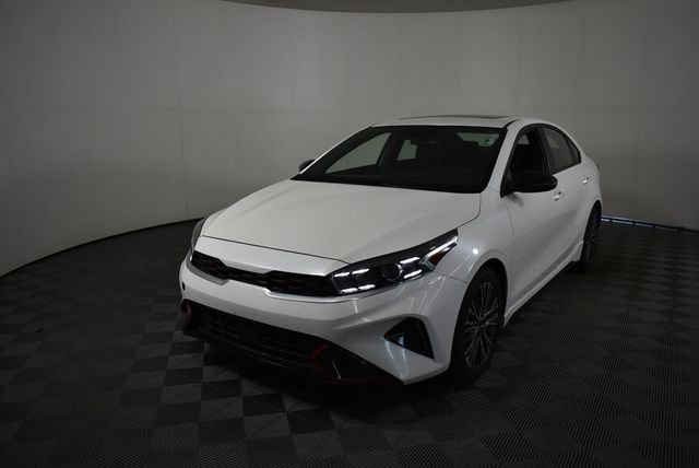 Used 2022 White Kia GT-Line image 3