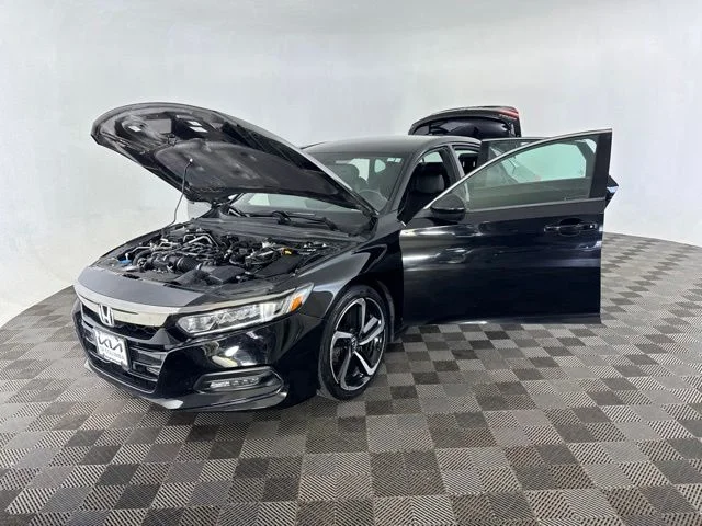 Used 2019  Honda Sport image 12