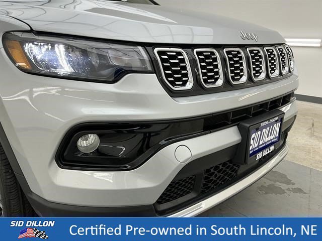 Used 2025 Silver Zynith Metallic Clearcoat Jeep Limited image 24