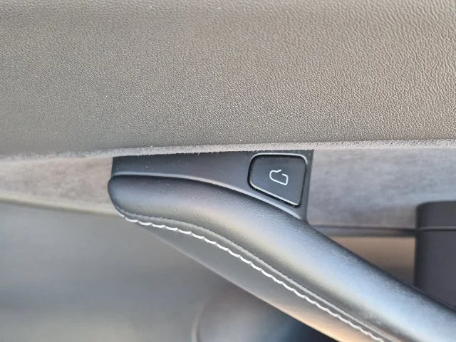 Used 2021 White Tesla Long Range image 37