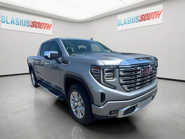 2026 GMC Sierra 4WD Crew Cab Standard Box Denali's photo