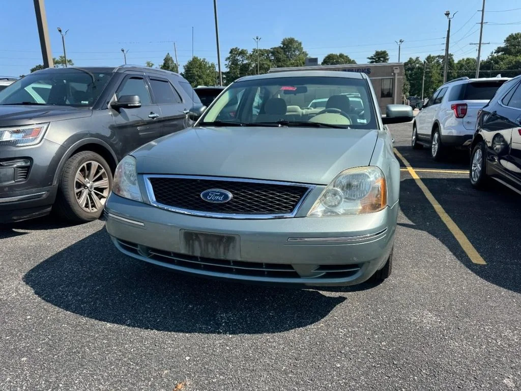 Used 2005 Titanium Green Metallic Ford SE image 4