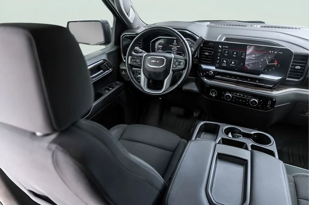 Used 2024 Titanium Rush Metallic GMC Elevation image 27