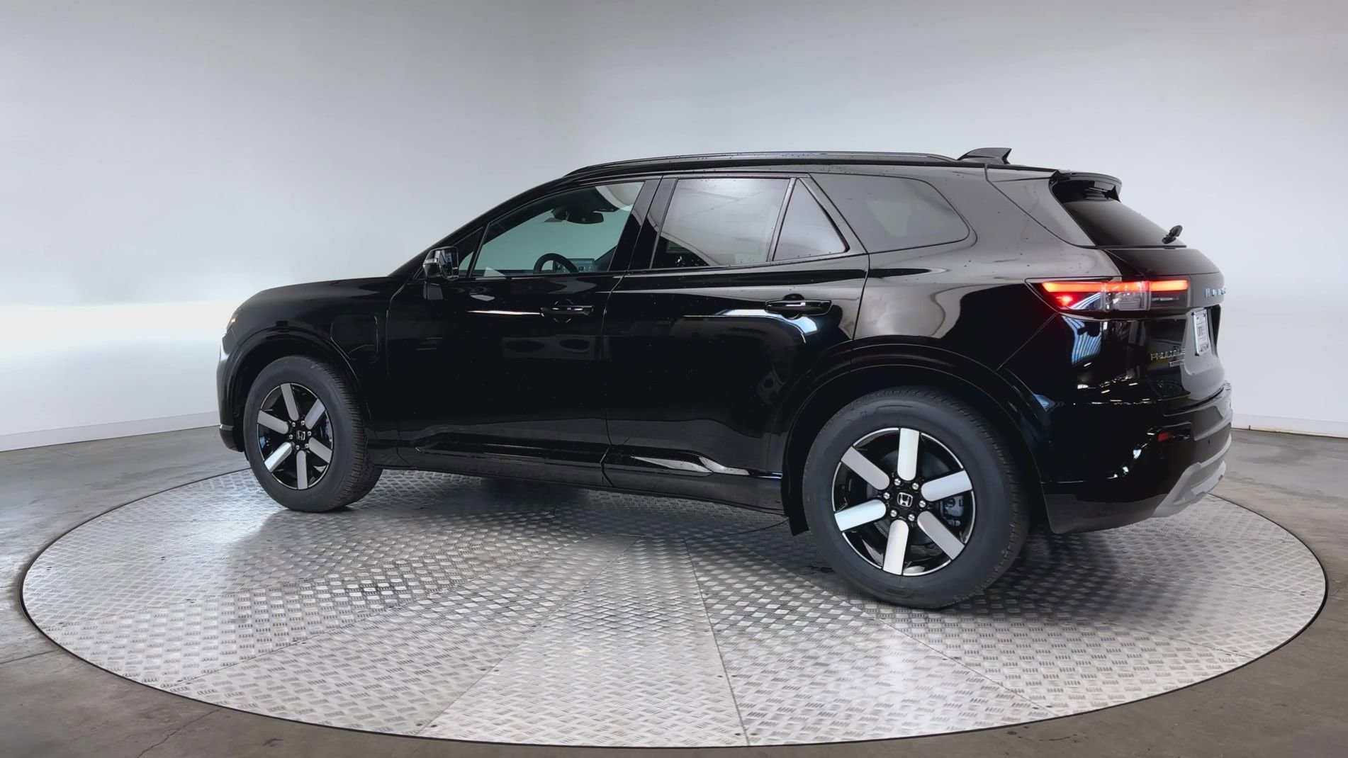 New 2026 Raven Black Honda Touring image 6