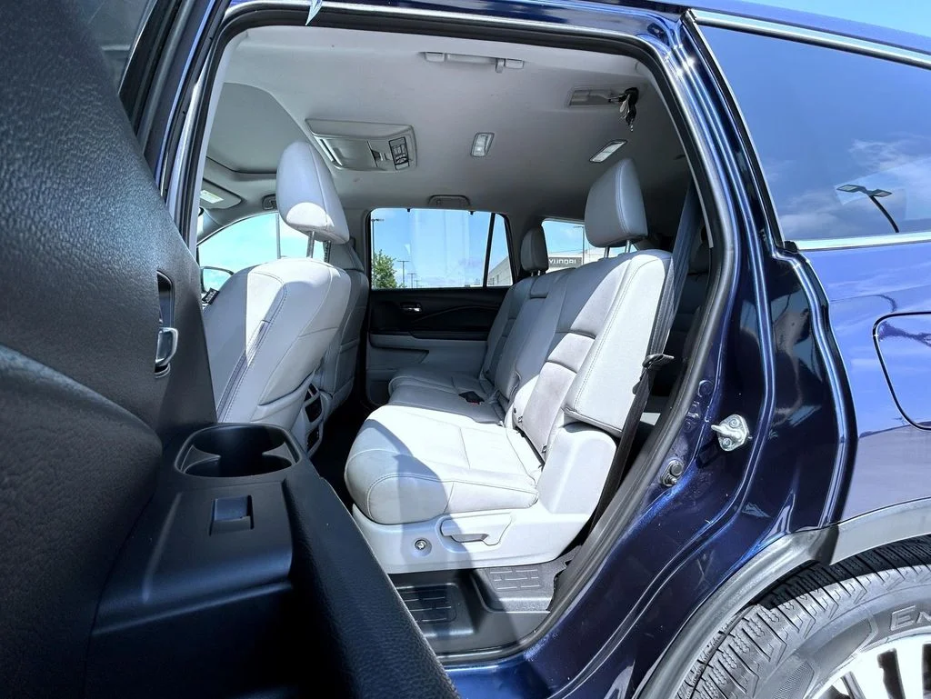 Used 2018 Blue Honda EX-L image 22