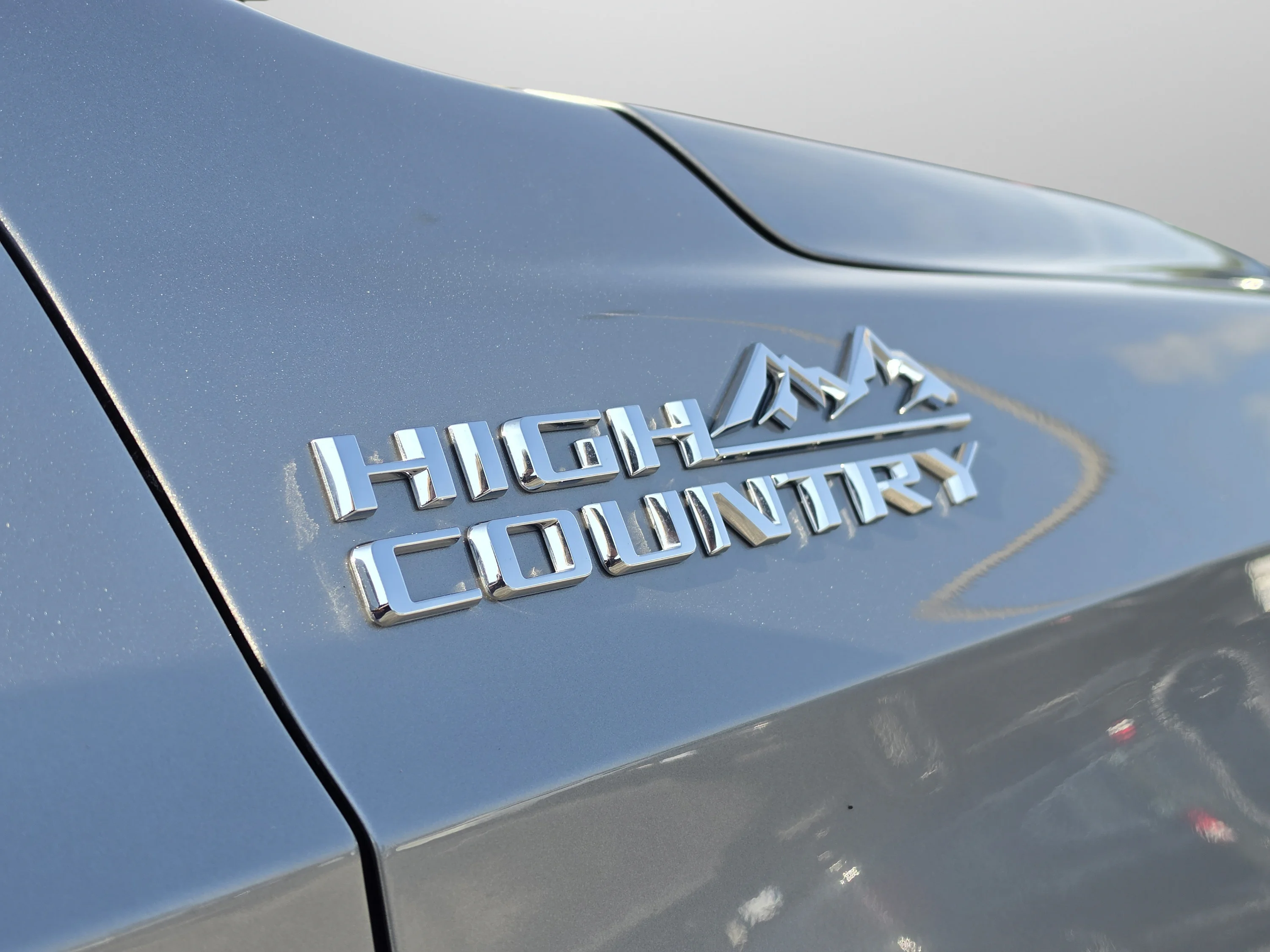Used 2024 Sterling Gray Metallic Chevrolet High Country image 17