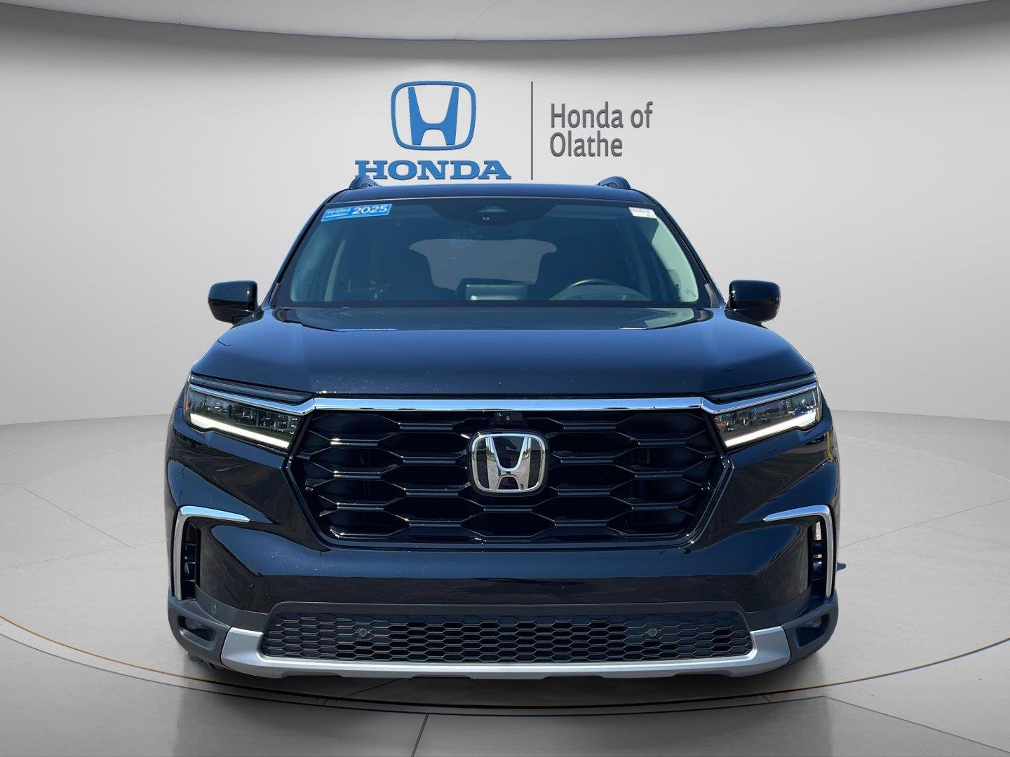Certified Used 2025 Crystal Black Pearl Honda AWD Elite image 8