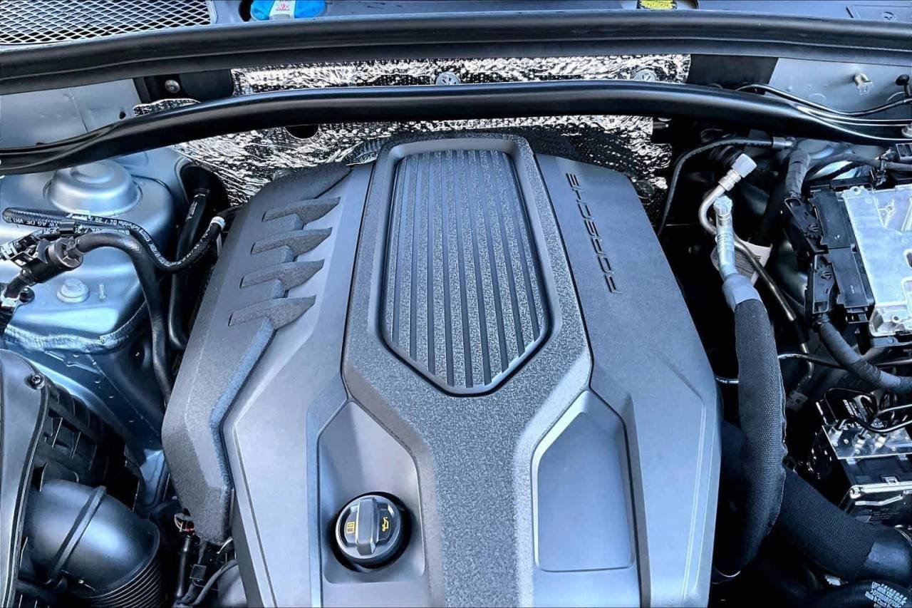 2026 Porsche Macan T - Photo 21