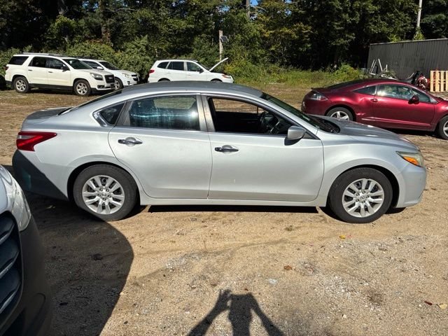 Used 2017 Silver Nissan 2.5 S image 6