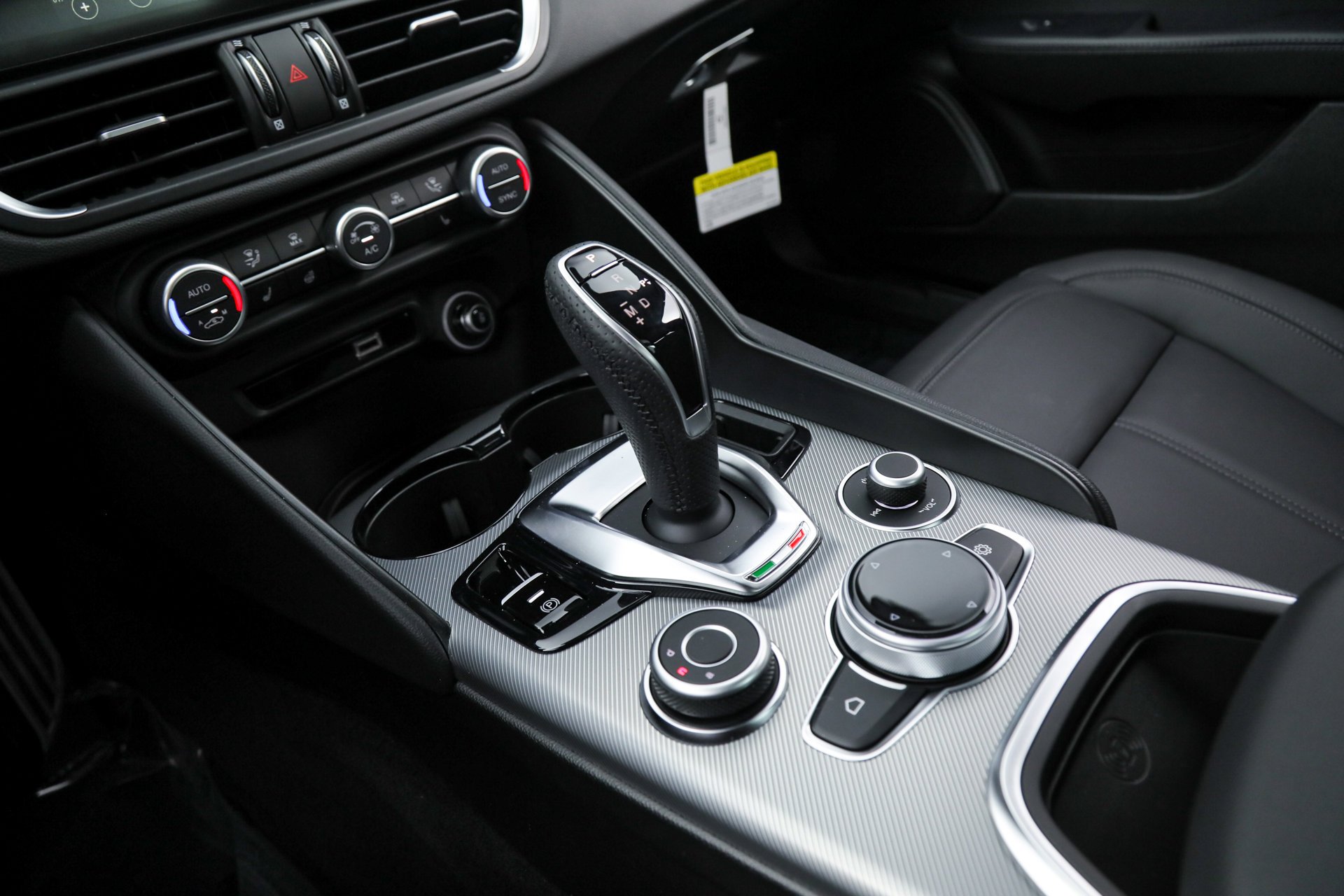 2026 Alfa Romeo Giulia Base - Photo 20