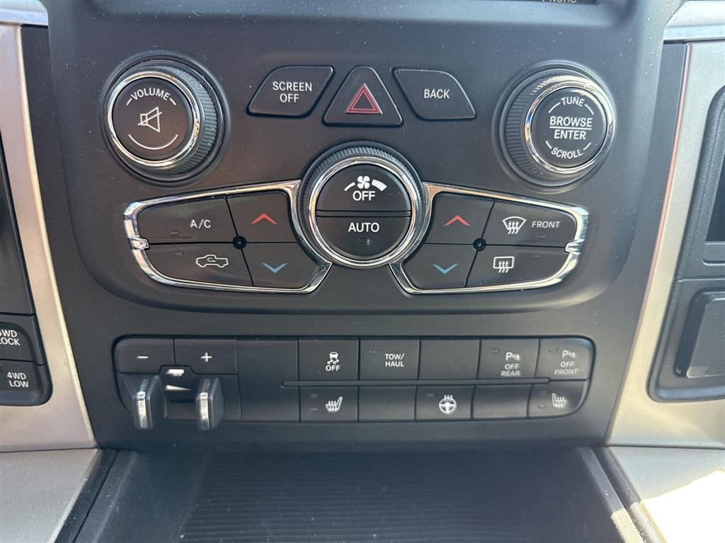 Used 2015 Blue Streak Pearlcoat Ram Big Horn image 19