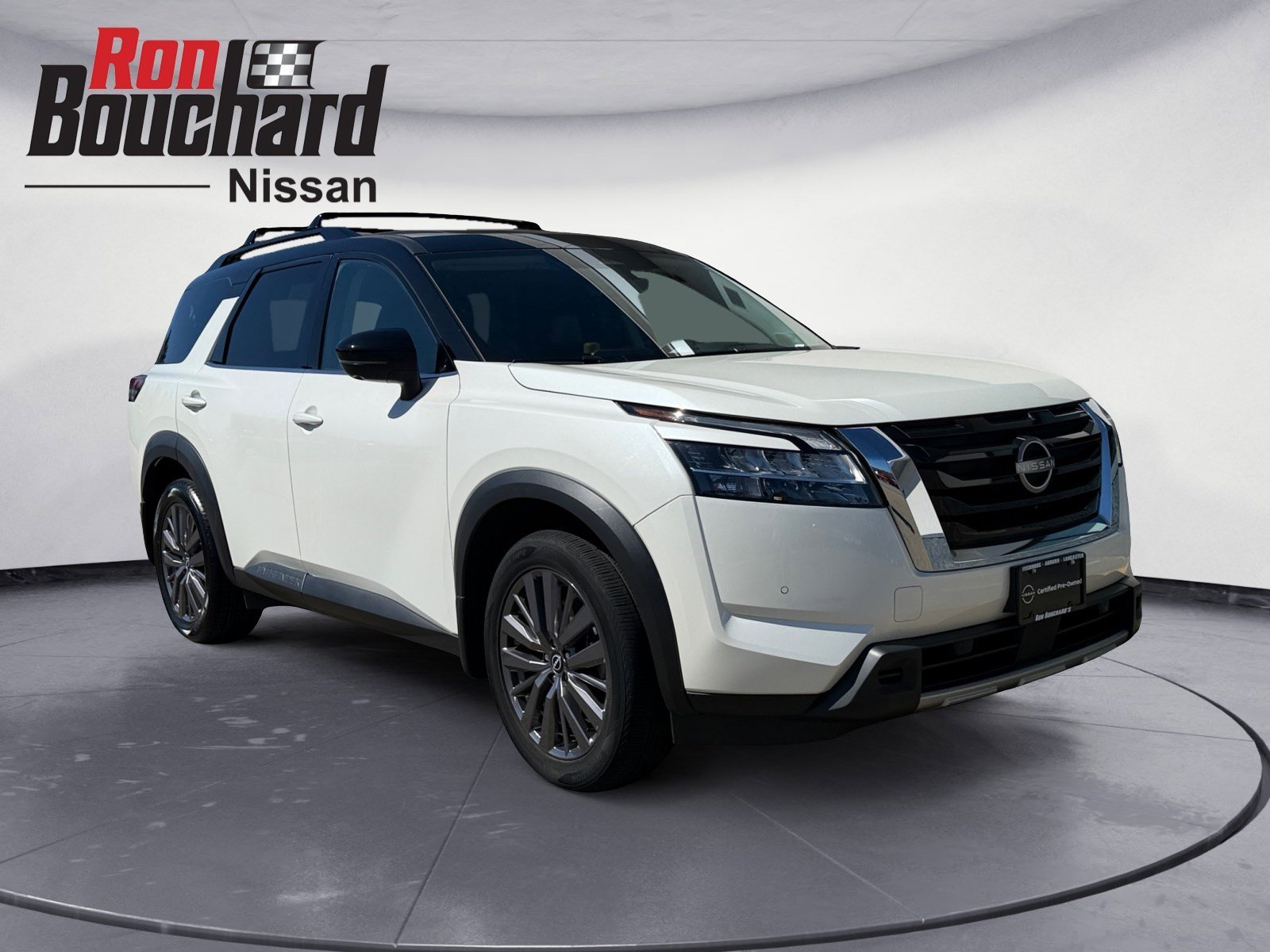 2023 Nissan Pathfinder SL 4WD's photo