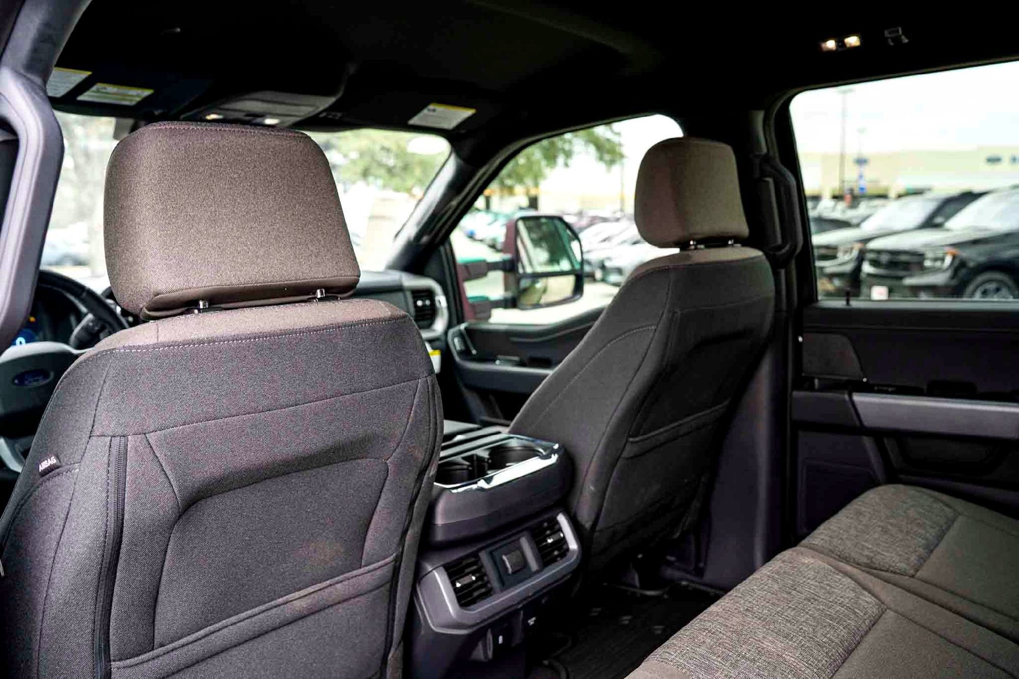 New 2025 Agate Black Metallic Ford XLT image 19