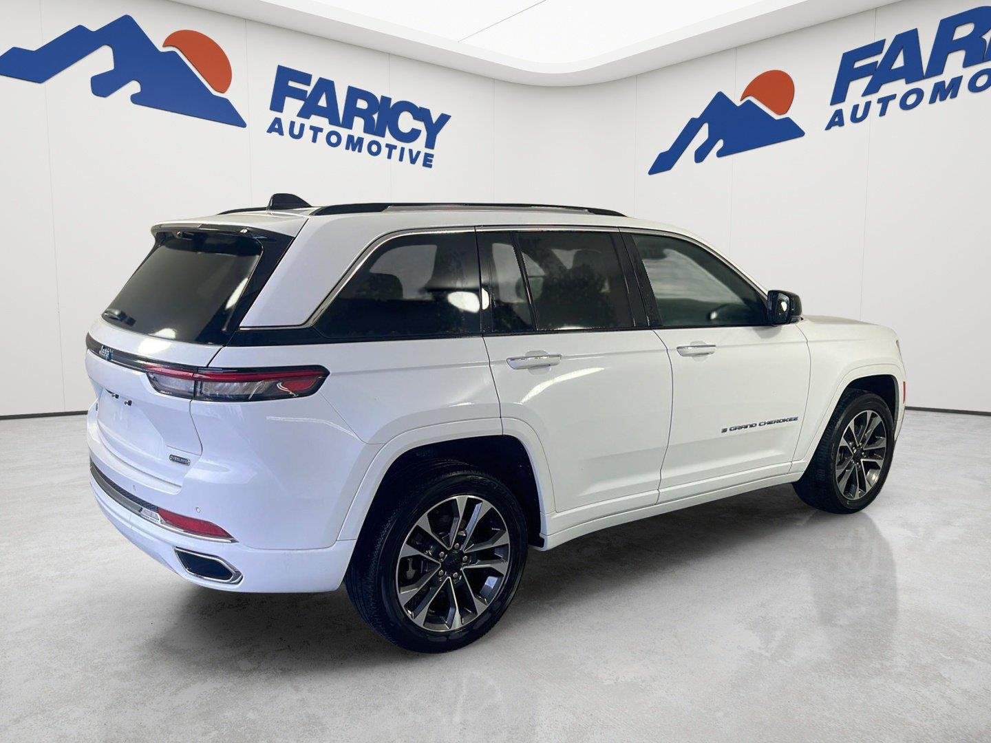 Used 2023 Bright White Clearcoat Jeep Overland image 18