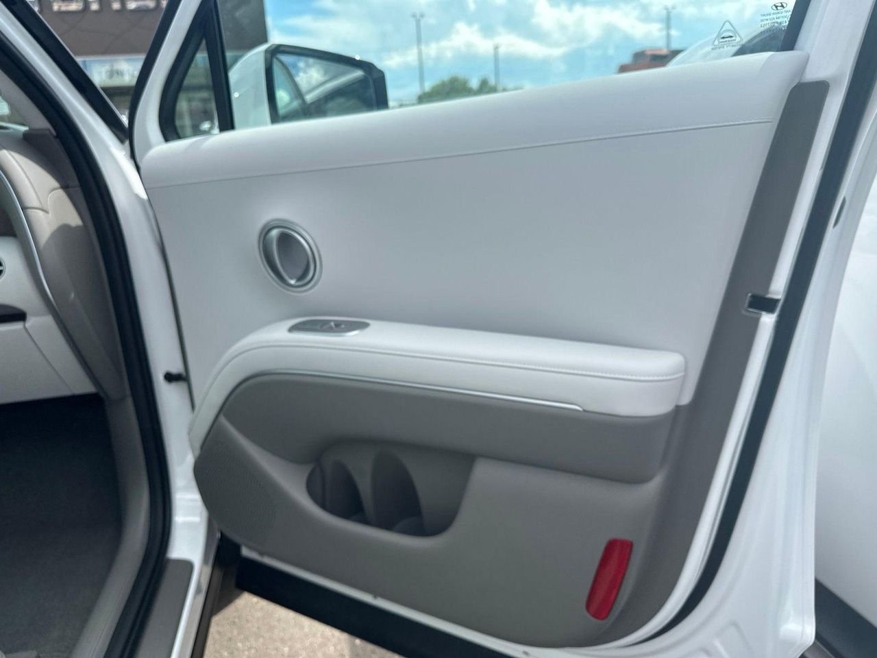 New 2026 White Hyundai SEL Premium AWD image 38