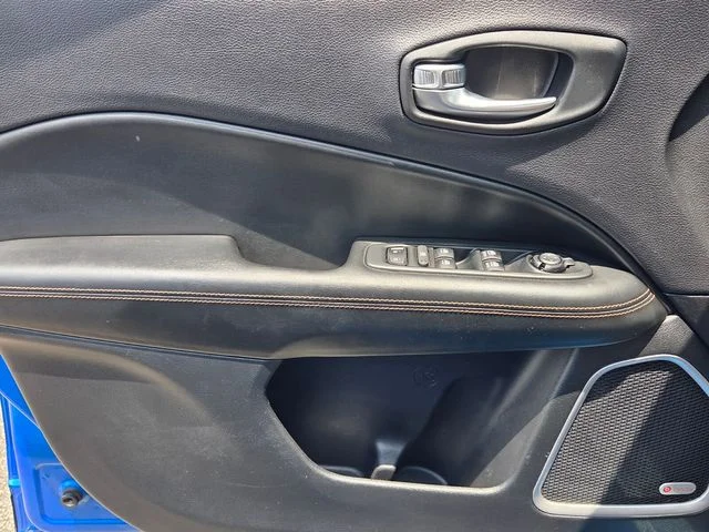 Used 2018 Blue Jeep Limited image 29