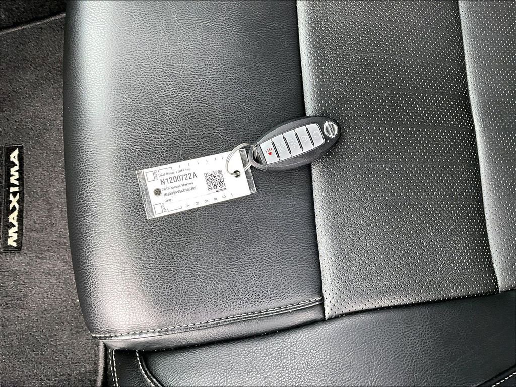 Used 2019 Gray Nissan 3.5 SV image 30