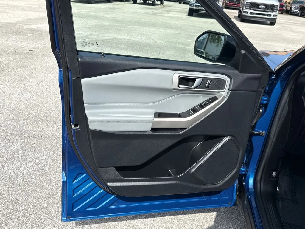 Certified Used 2023 Blue Ford XLT image 14