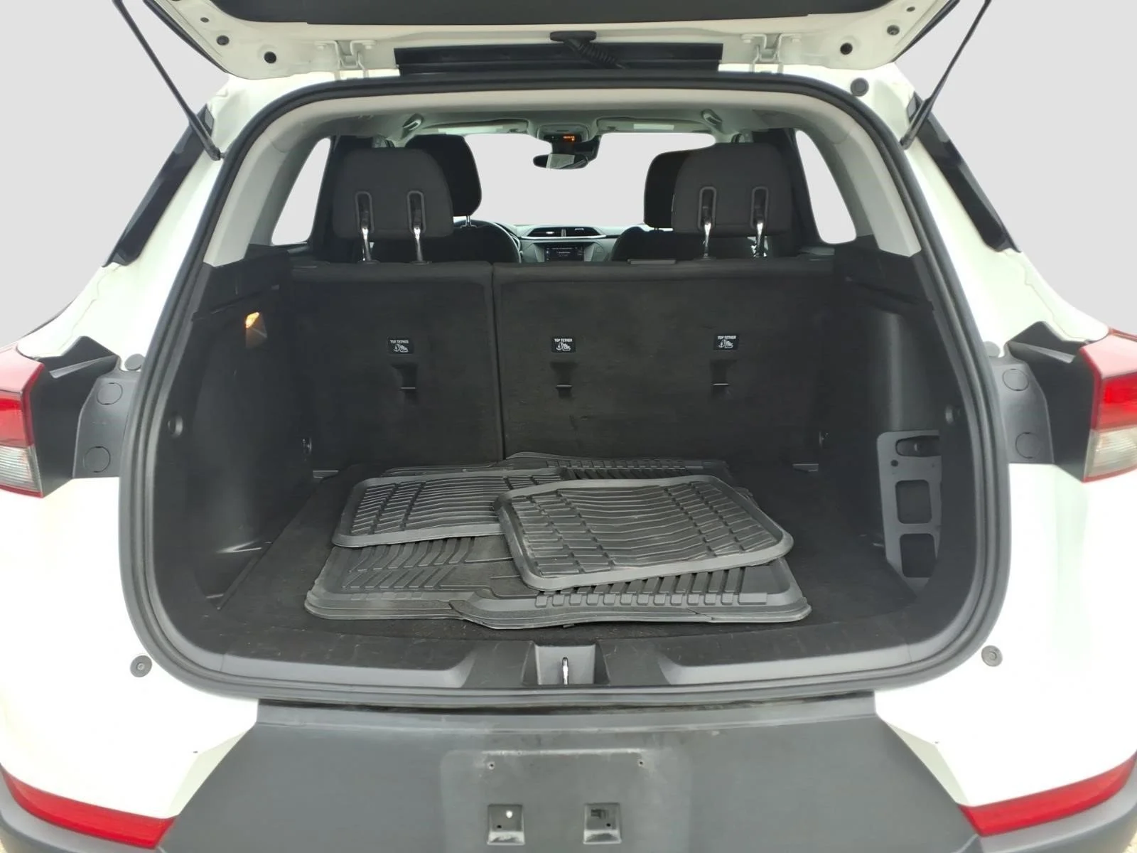 Used 2022 Summit White Gaz Chevrolet LT image 15