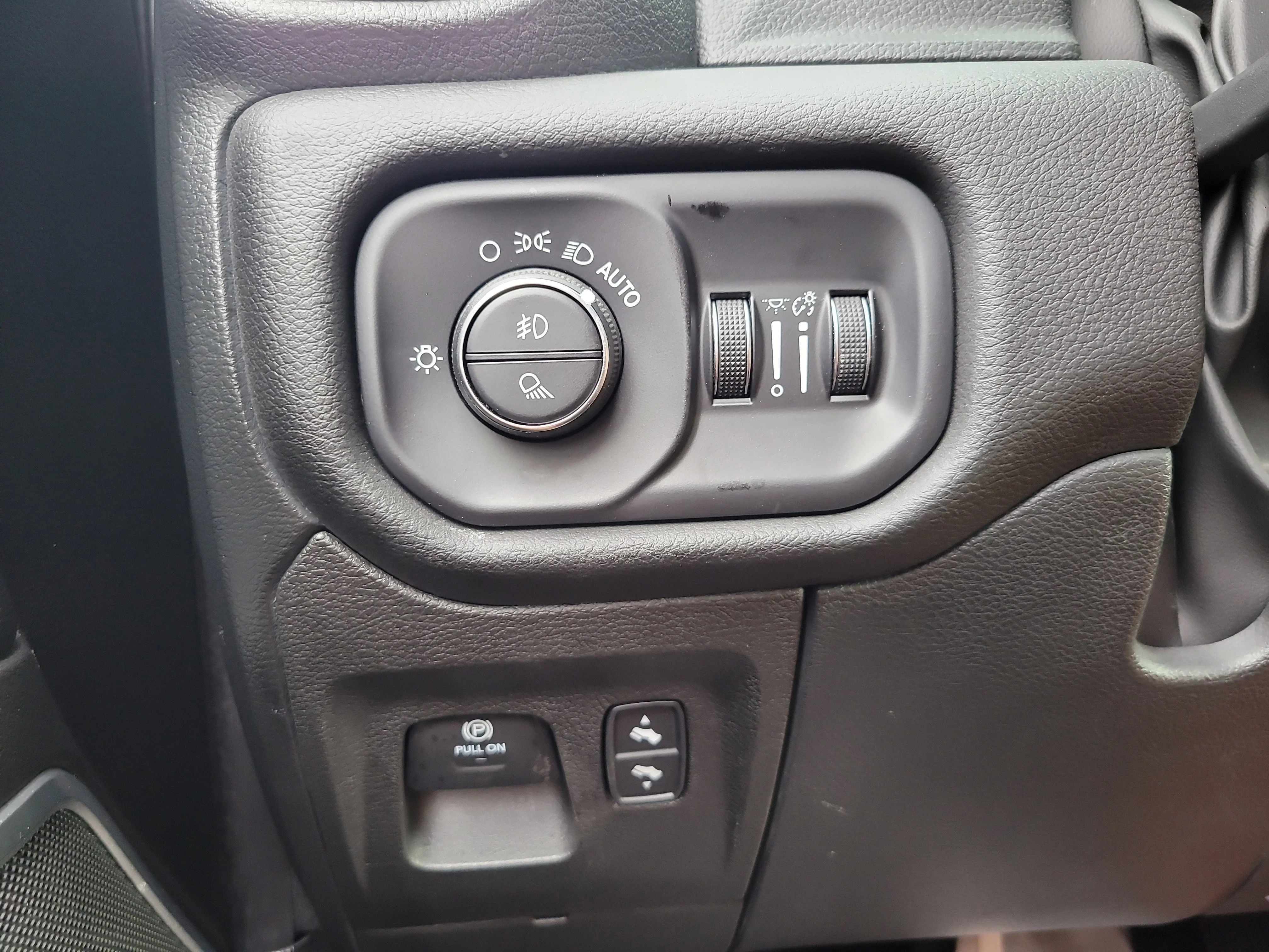 Used 2023 Delmonico Red Pearlcoat Ram Laramie image 31