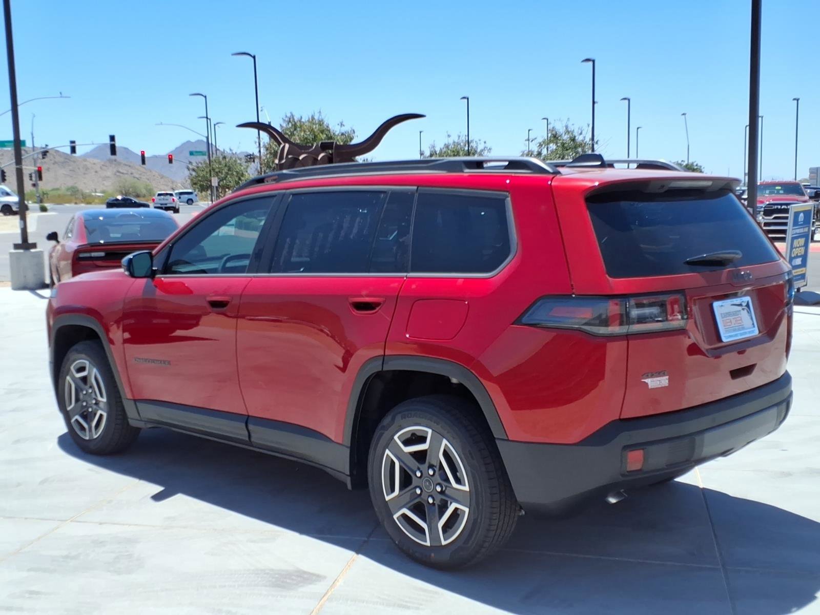 New 2026 Red Hot Pearl-Coat Exterior Paint Jeep Limited image 4