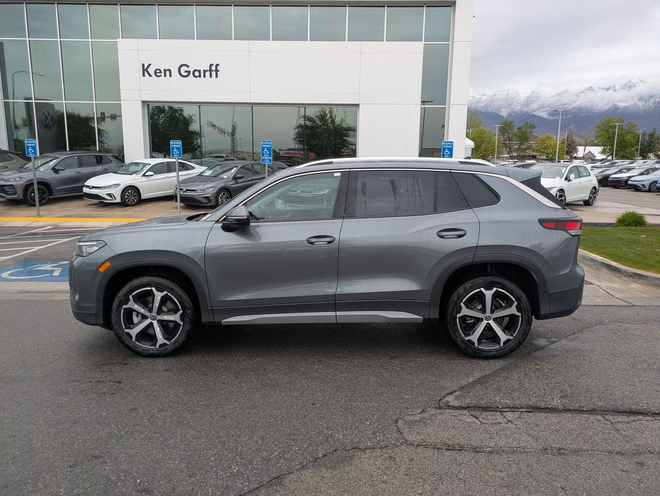 New 2026 Platinum Gray Metallic Volkswagen SE image 7