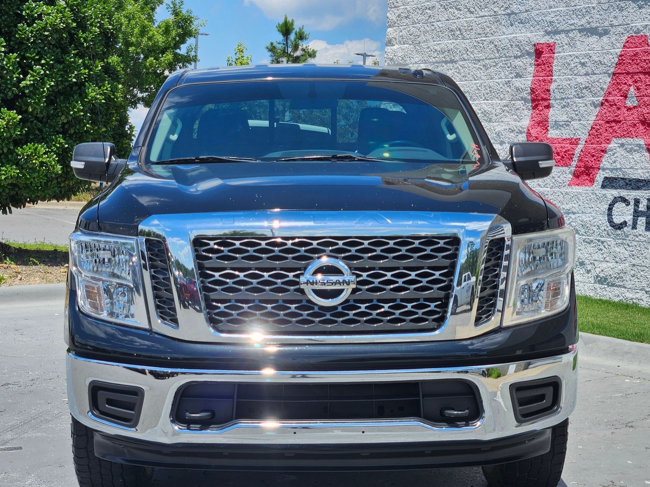 Used 2018 Nissan Titan SV with VIN 1N6AA1EJ8JN503897 for sale in Little Rock