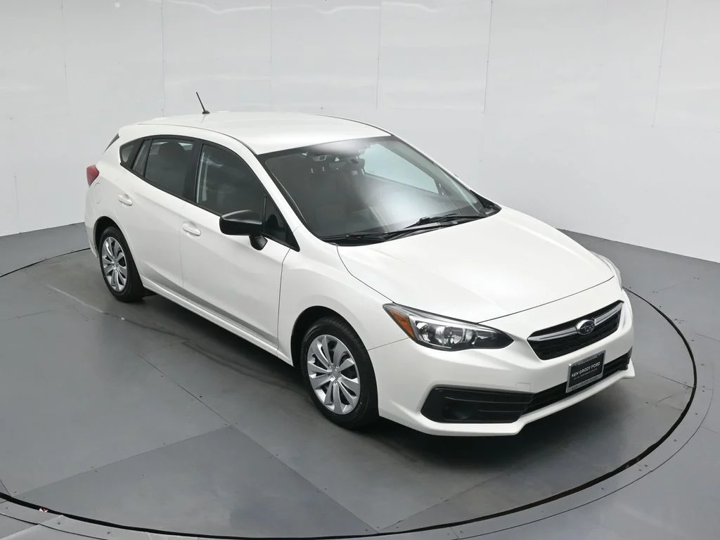 Used 2021 White Subaru Base image 32